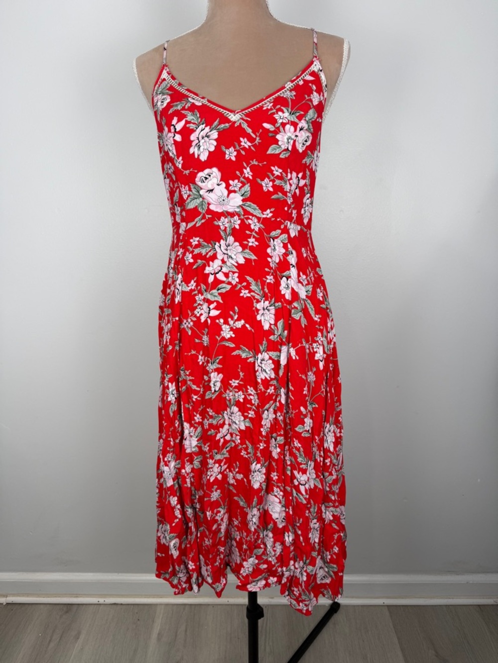Lulu's Red Floral Spaghetti-Strap Midi Dress